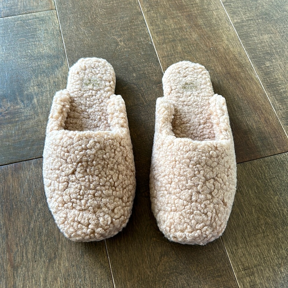 NIB - Alfani Teddy Slide Slippers in “Toffee Latte” - Women’s Size Medium 7/8